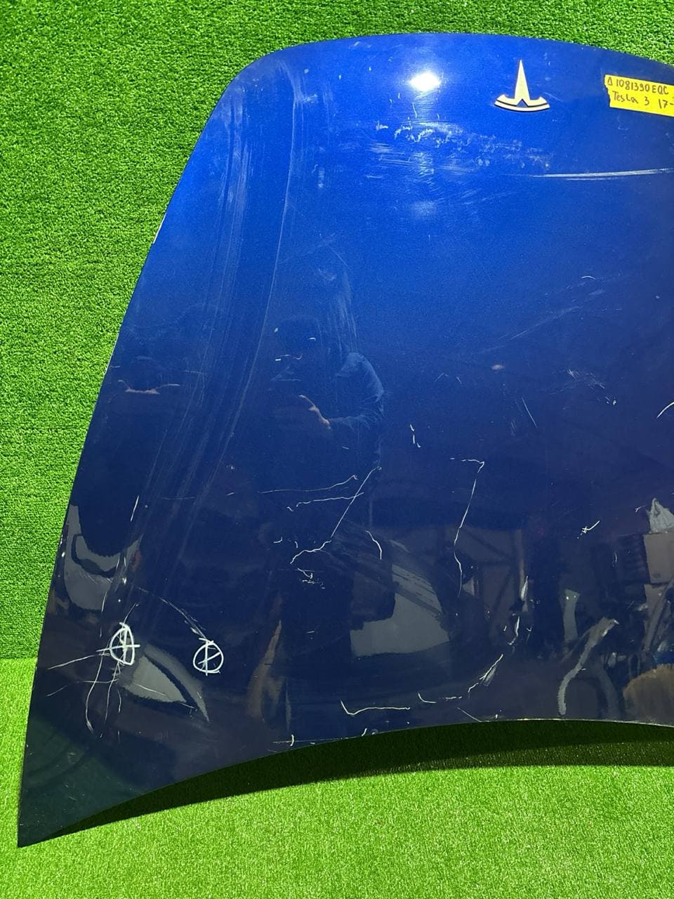 Капот Tesla Model 3 б/у — фото 2