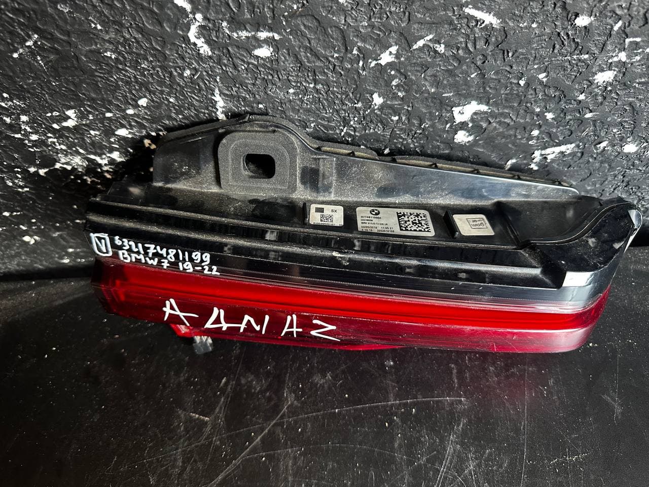 Фара BMW X-3 21-24 б/у OEM 63219463052