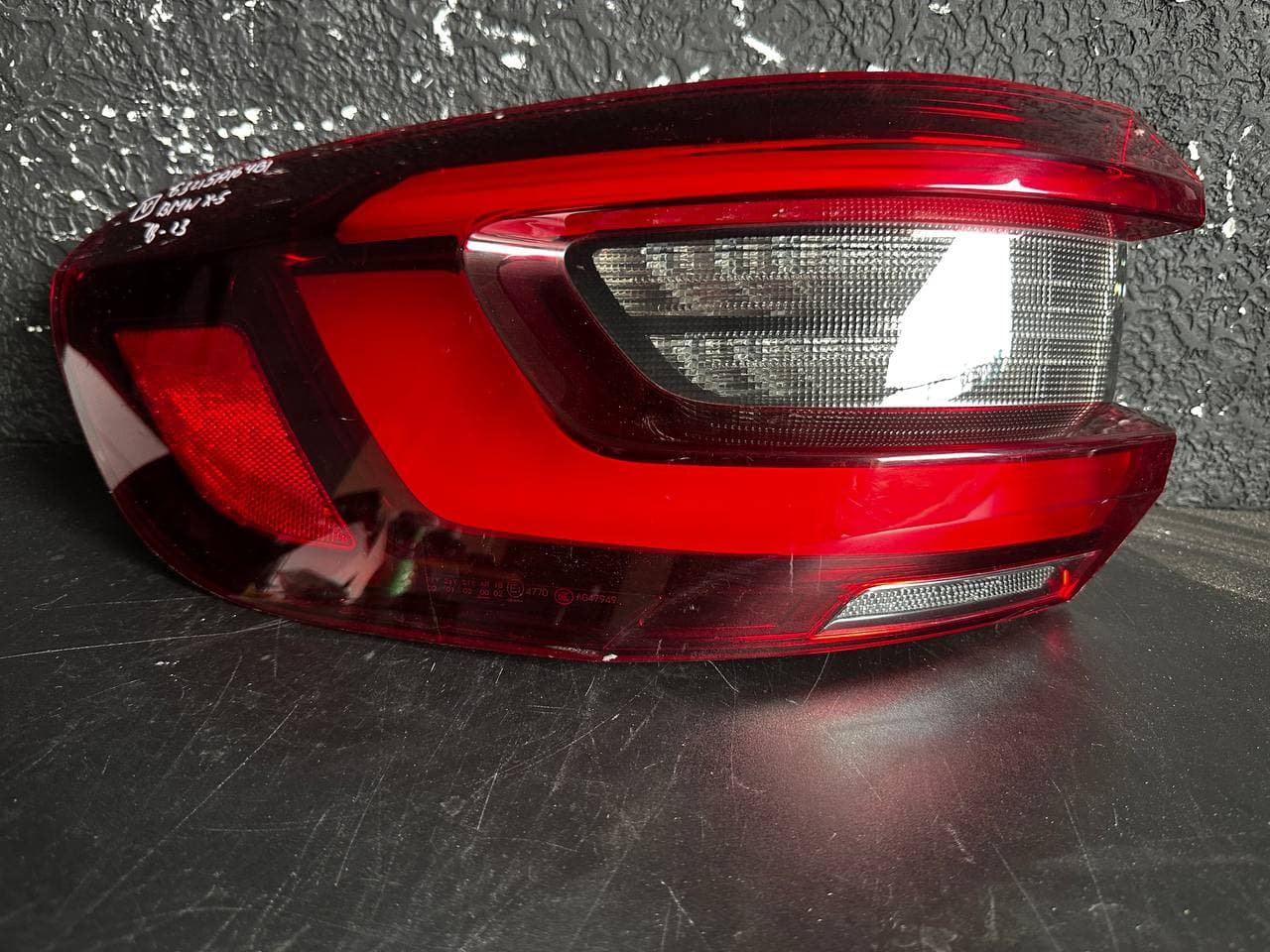 Фара BMW X5 18-23 б/у OEM 63215A164B1