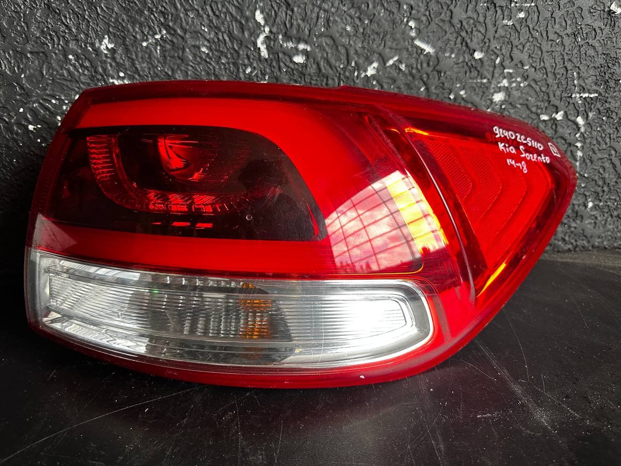 Фара Kia Sorento 14-18 б/у OEM 92402C5110