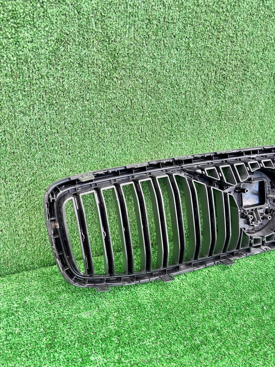 Решітка радіатора Volvo S90 2017-2021 б/у OEM 32365026  б/у — фото 4