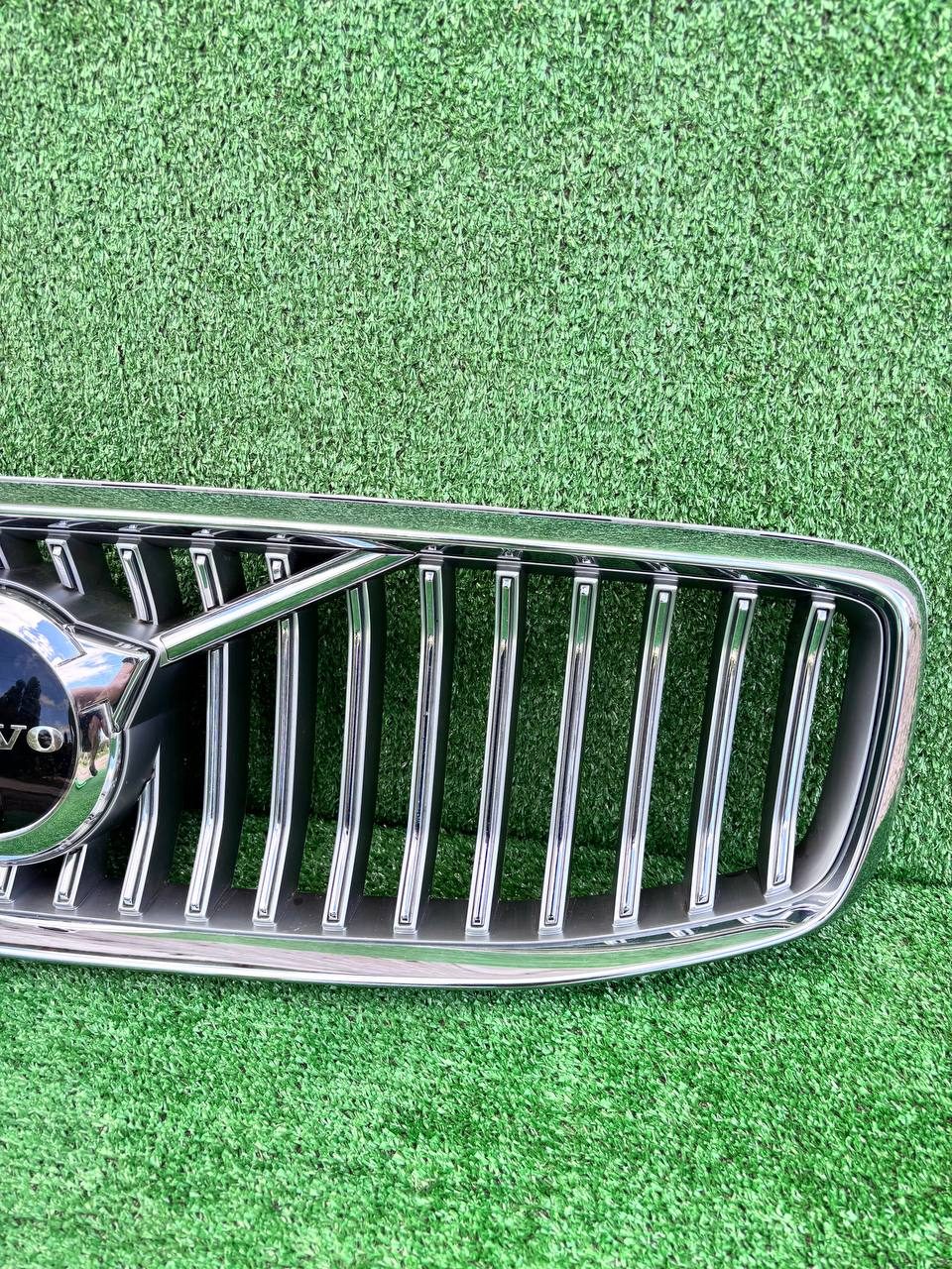 Решітка радіатора Volvo S90 2017-2021 б/у OEM 32365026  б/у — фото 6