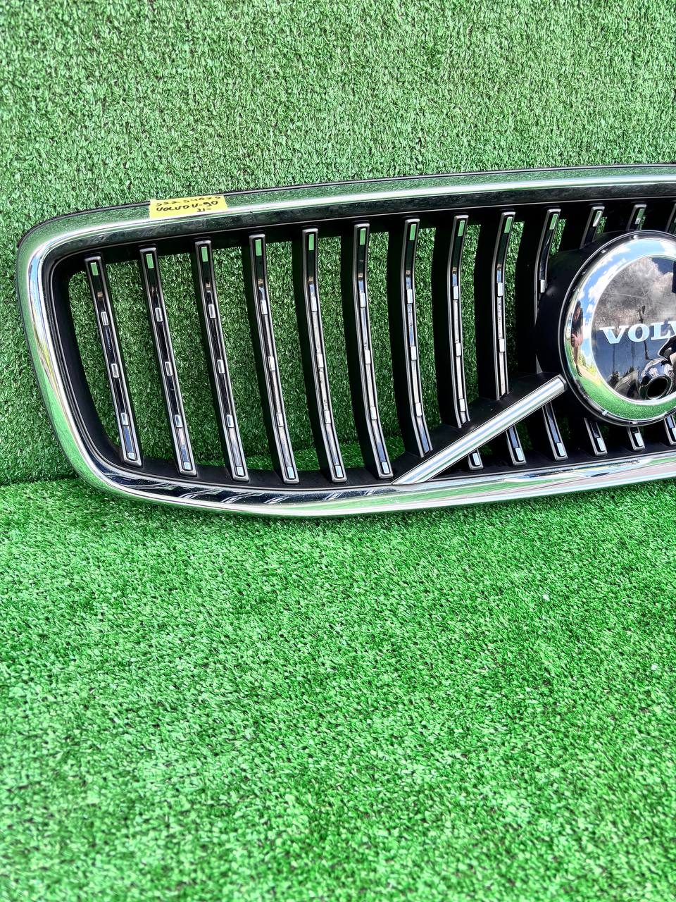 Решітка радіатора Volvo V90 2021 б/у OEM 32234073 б/у — фото 1