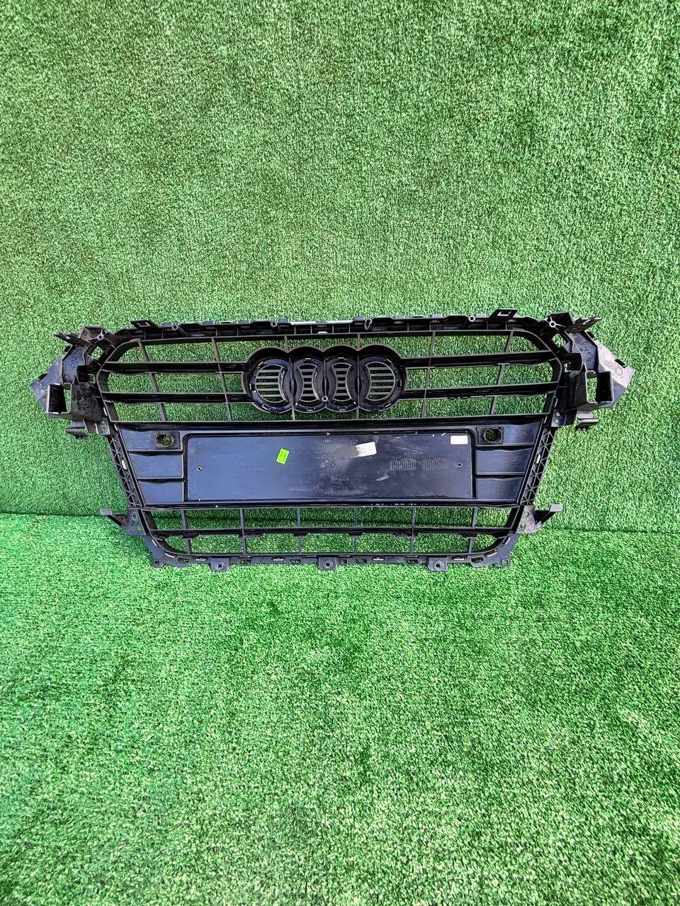Решітка радіатора Audi A4 2012-2015 б/у OEM 8K0853651E б/у — фото 4