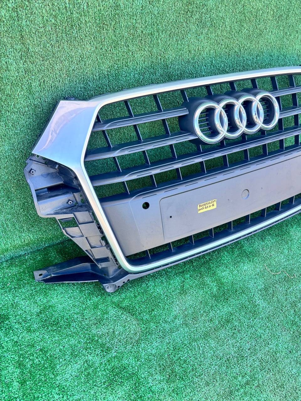 Решітка радіатора Audi Q5 2012-2016 б/у OEM 8U0853653M б/у — фото 6