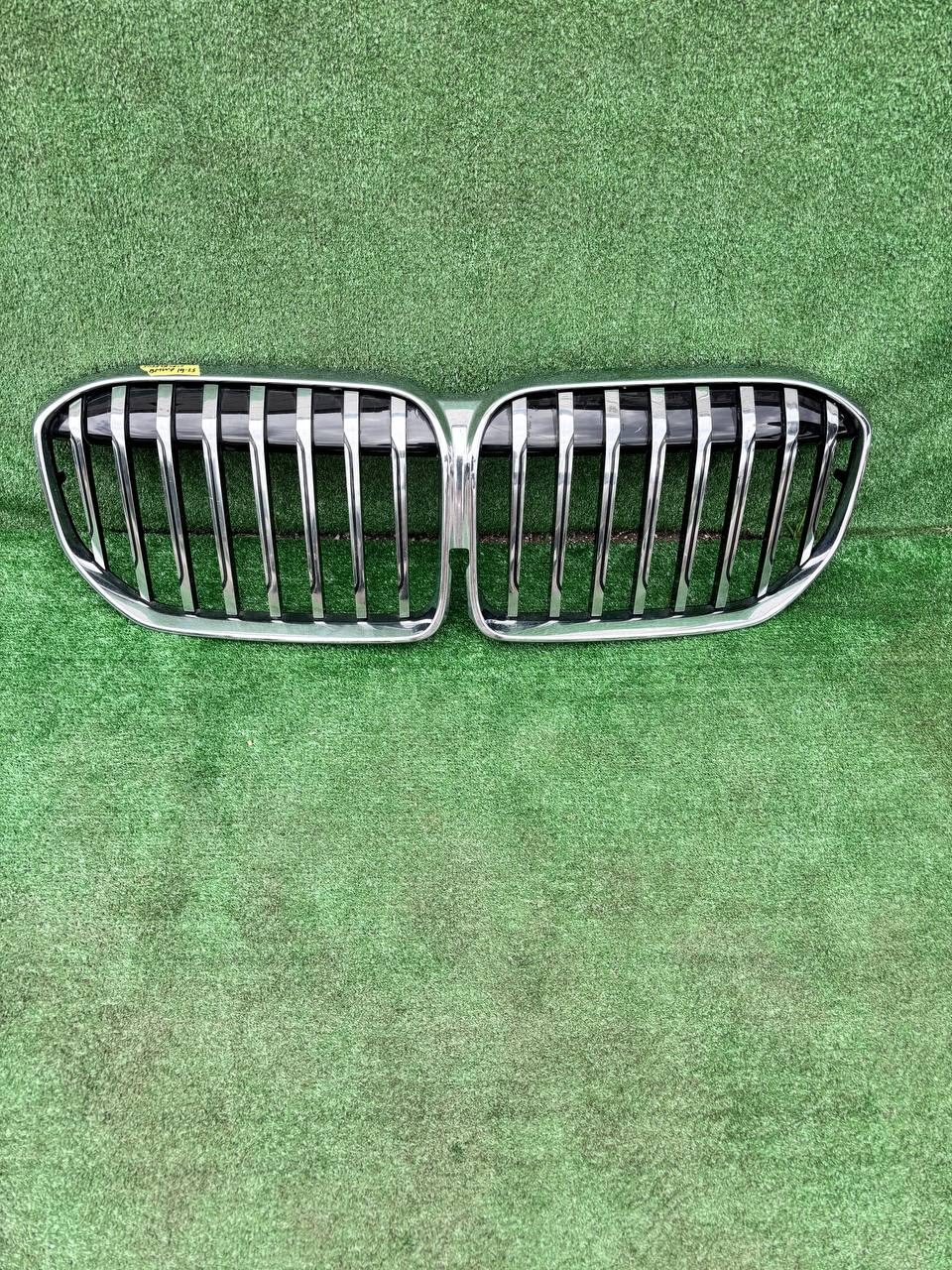 Решітка радіатора BMW 7 Series 2019-2023 б/у OEM 51138494817 б/у — фото 1