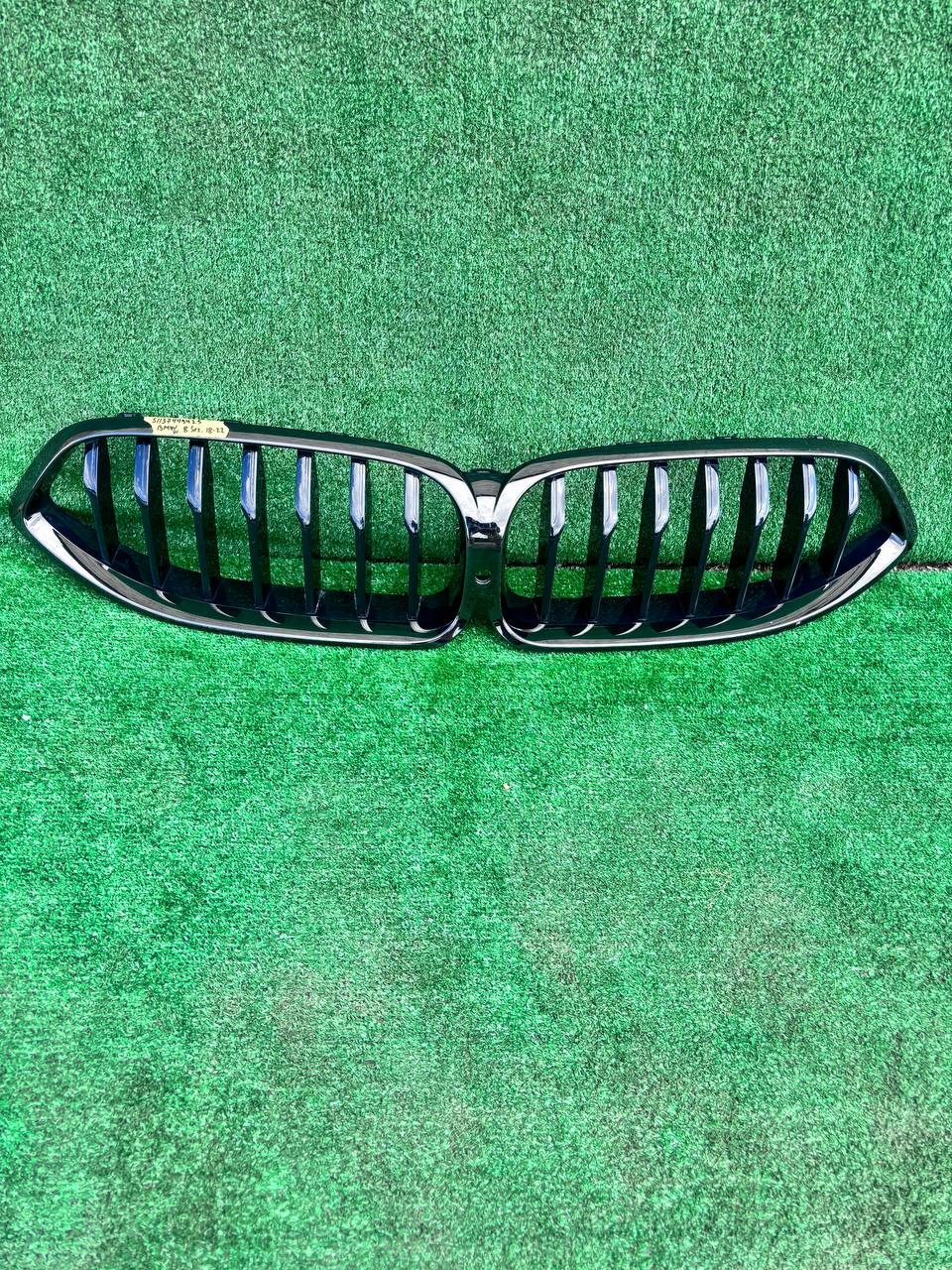 Решітка радіатора BMW 8 Series 2018-2022 б/у OEM 51137449425 б/у — фото 1