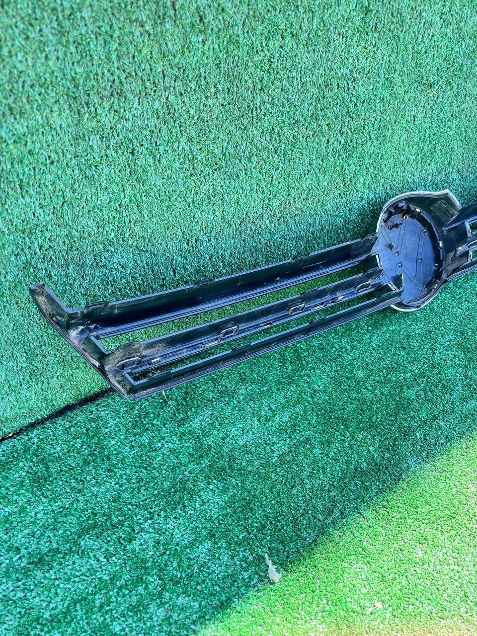 Решітка радіатора Volkswagen Golf 2012-2016 б/у OEM 5G0853655C б/у — фото 4