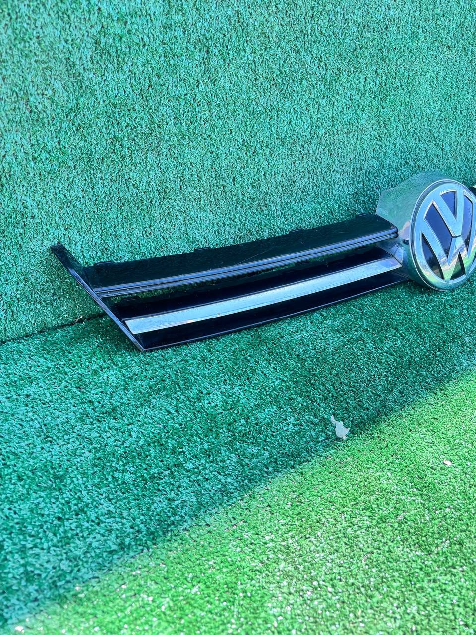 Решітка радіатора Volkswagen Golf 2012-2016 б/у OEM 5G0853655C б/у — фото 7