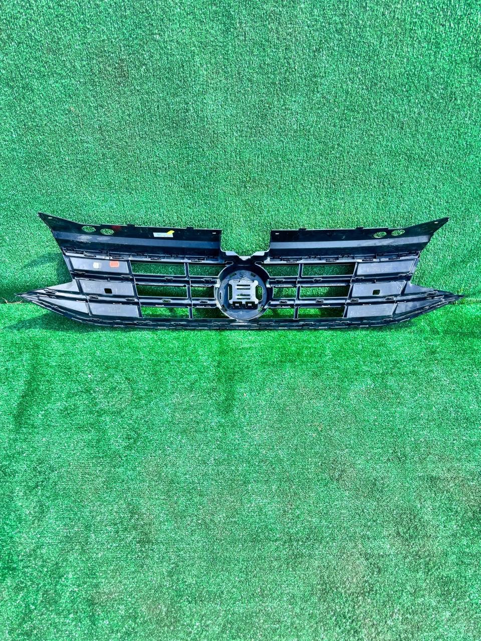 Решітка радіатора Volkswagen Tiguan 2020+ б/у OEM 5NA853651 / Tiguan r-line  б/у — фото 7