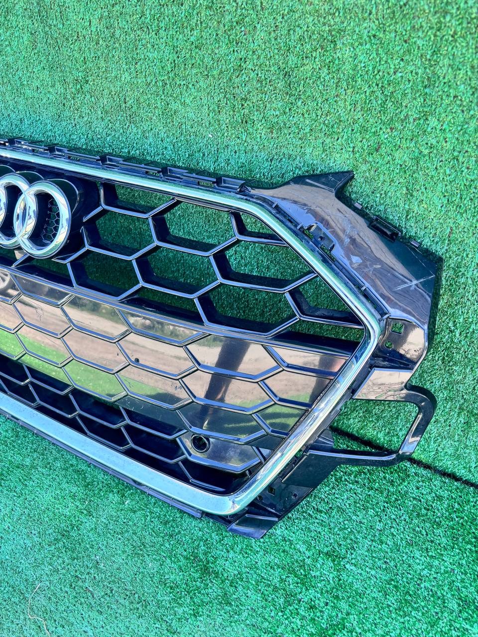 Решітка радіатора Audi A4 2019+ б/у OEM 8W0853651EB / a4b9 б/у — фото 6