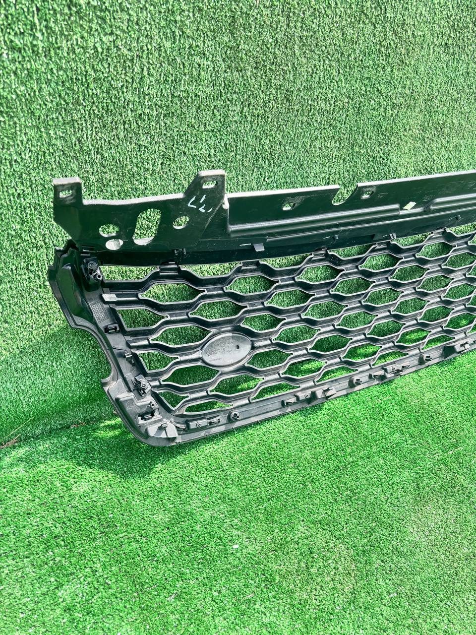 Решітка радіатора Land Rover Range Rover Velar 2017-2021 б/у OEM Lr092629 / RR Velar б/у — фото 3