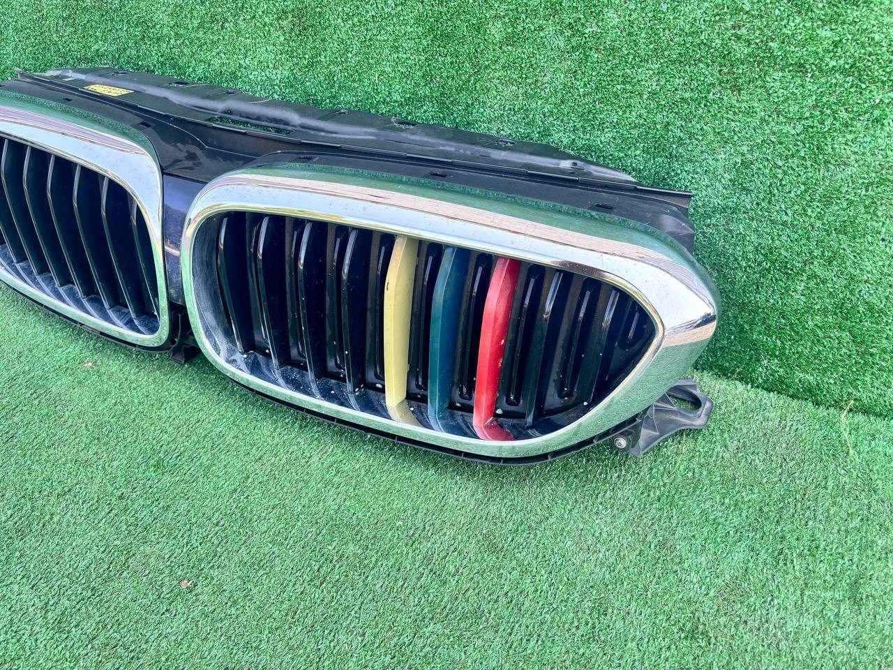 Решітка радіатора BMW 5 Series 2016-2020 б/у OEM 51137497279 б/у — фото 6
