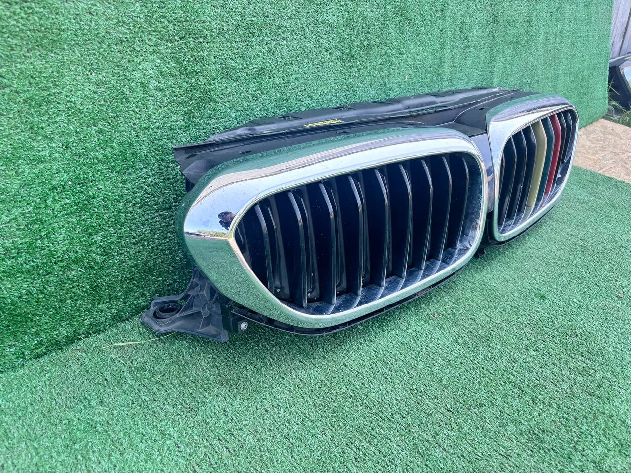 Решітка радіатора BMW 5 Series 2016-2020 б/у OEM 51137497279 б/у — фото 7