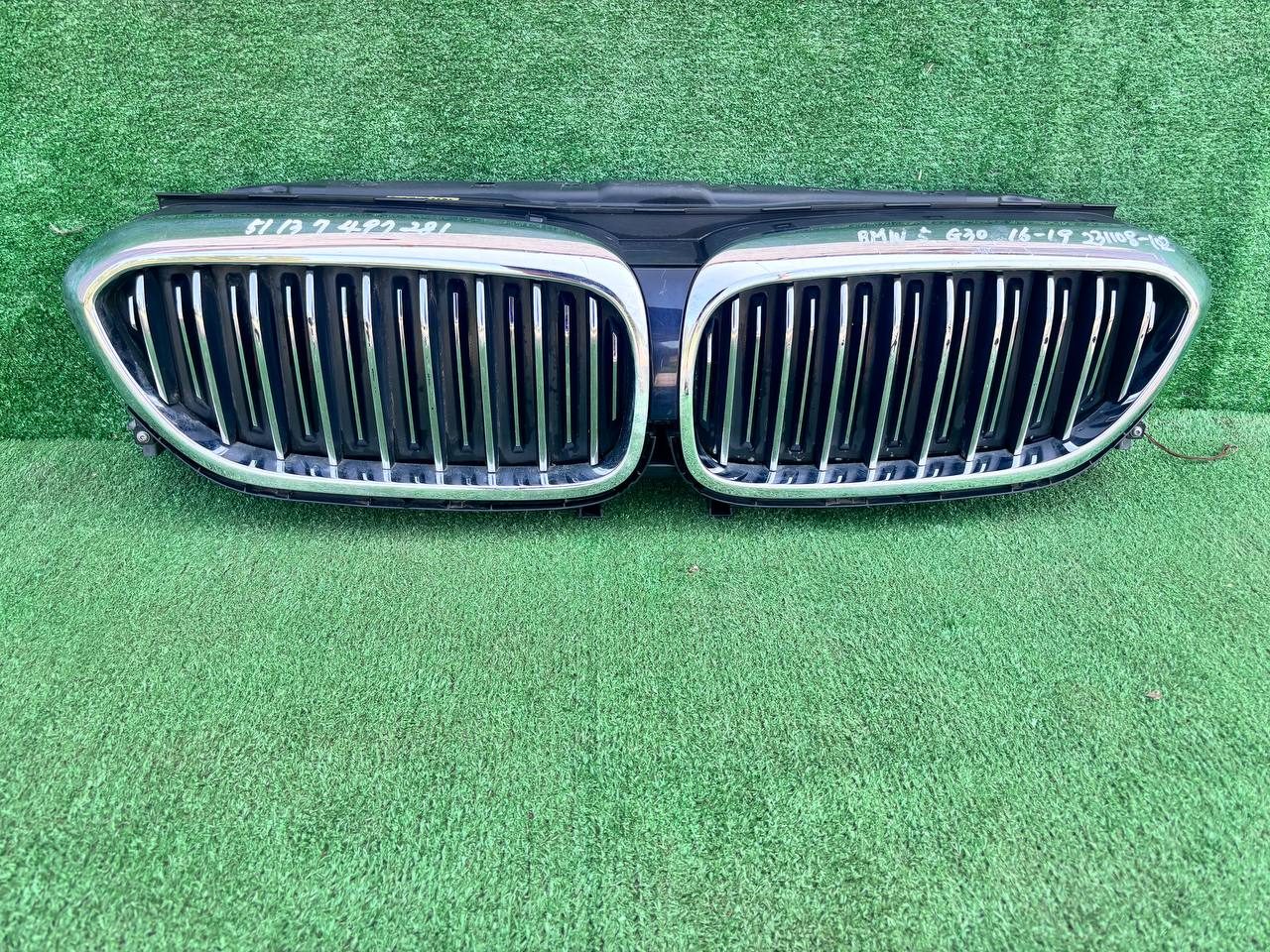 Решітка радіатора BMW 5 Series 2016-2020 б/у OEM 51137497281 б/у — фото 1