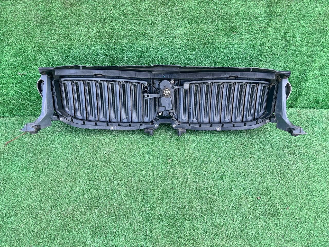 Решітка радіатора BMW 5 Series 2016-2020 б/у OEM 51137497281 б/у — фото 4