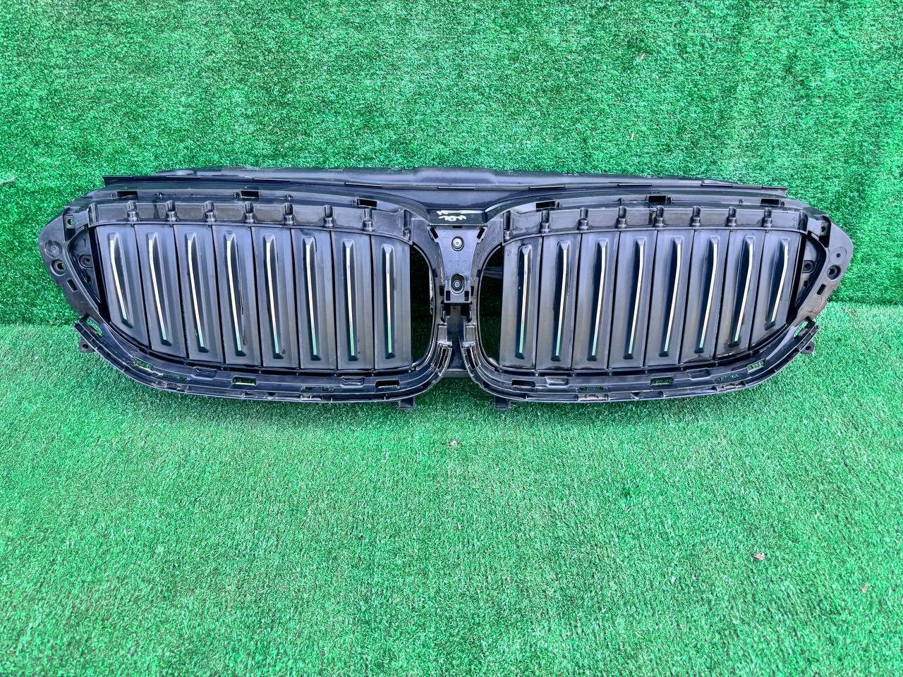 Решітка радіатора BMW 5 Series 2016-2020 б/у OEM 51137497281 б/у — фото 5