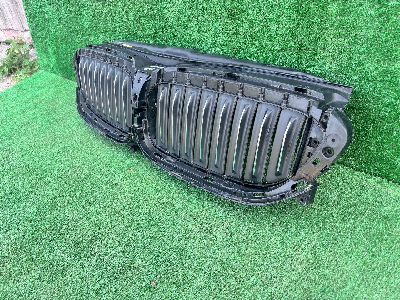 Решітка радіатора BMW 5 Series 2016-2020 б/у OEM 51137497281 б/у — фото 7