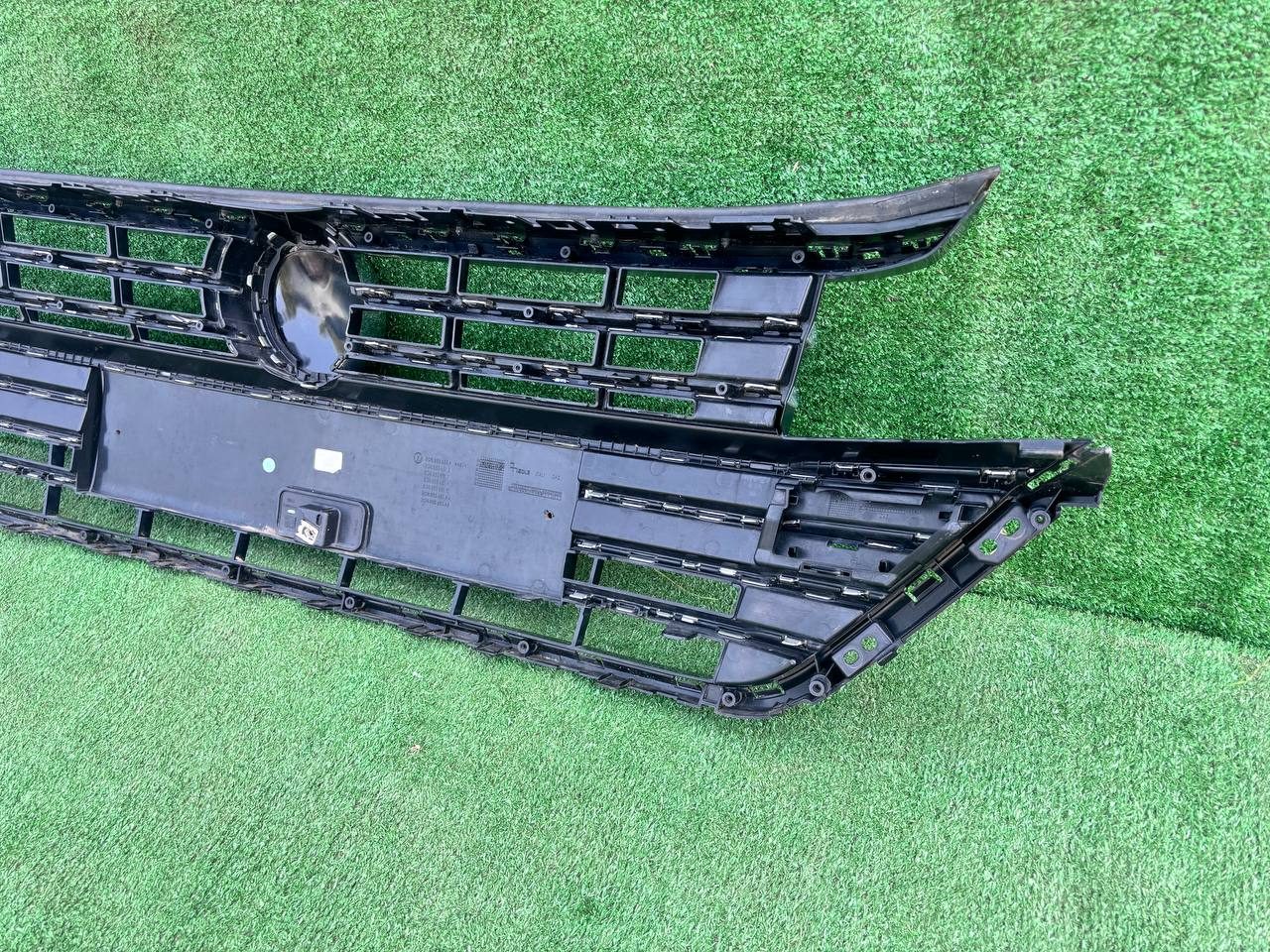 Решітка радіатора Volkswagen Arteon 2016-2020 б/у OEM 3G8853655A б/у — фото 5
