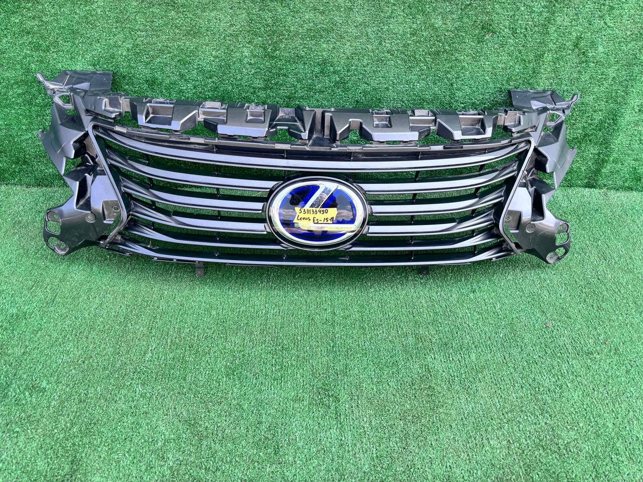 Решітка радіатора Lexus ES 2015-2018 б/у OEM 5311133450 б/у — фото 1