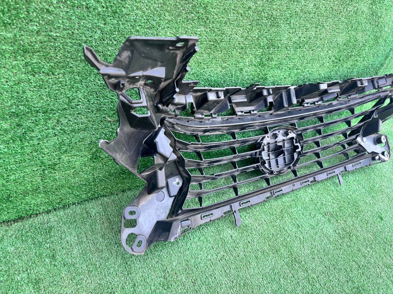 Решітка радіатора Lexus ES 2015-2018 б/у OEM 5311133450 б/у — фото 3