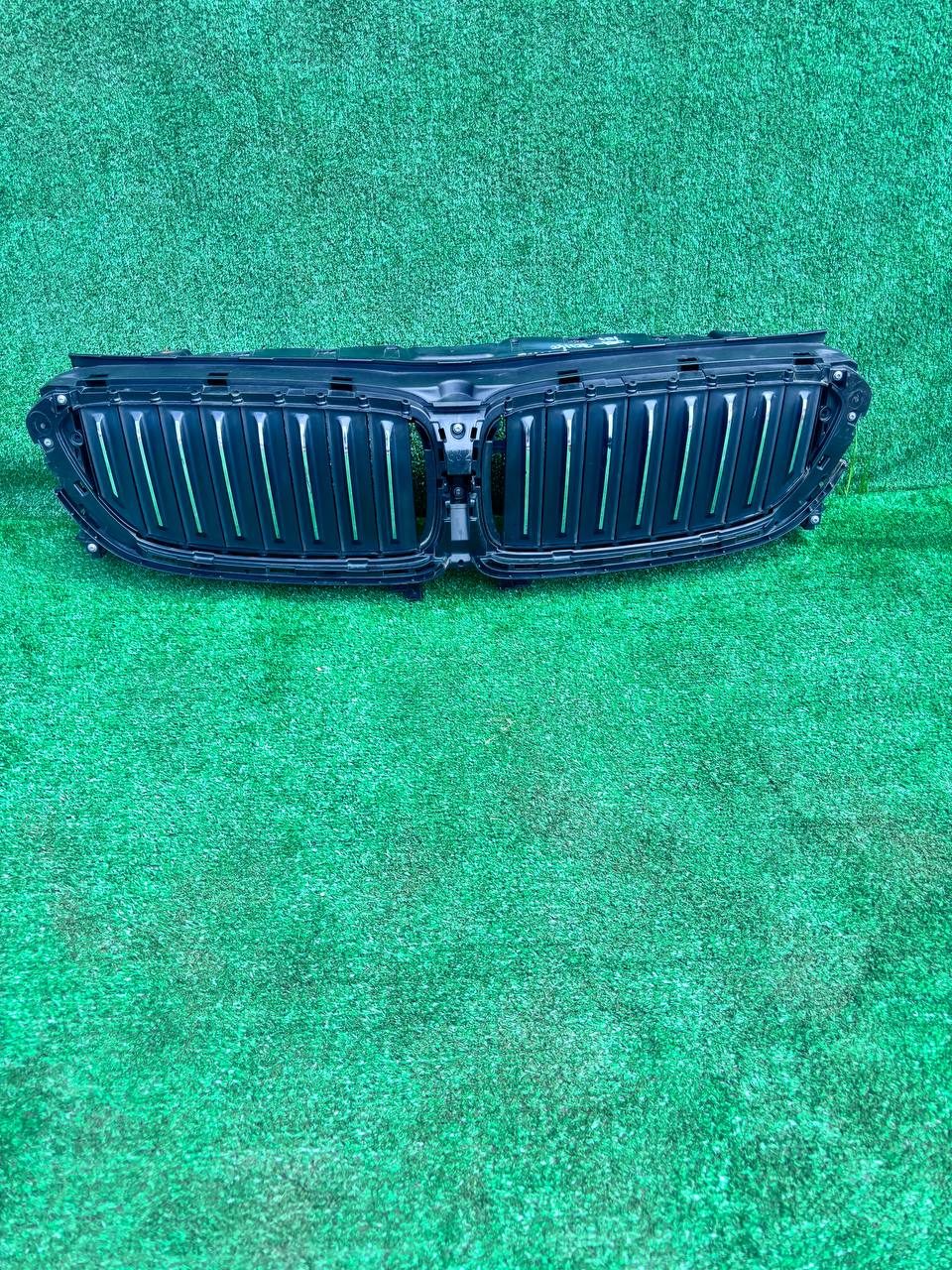 Решітка радіатора BMW 6 Series 2018-2020 б/у OEM 51137497777 б/у — фото 1