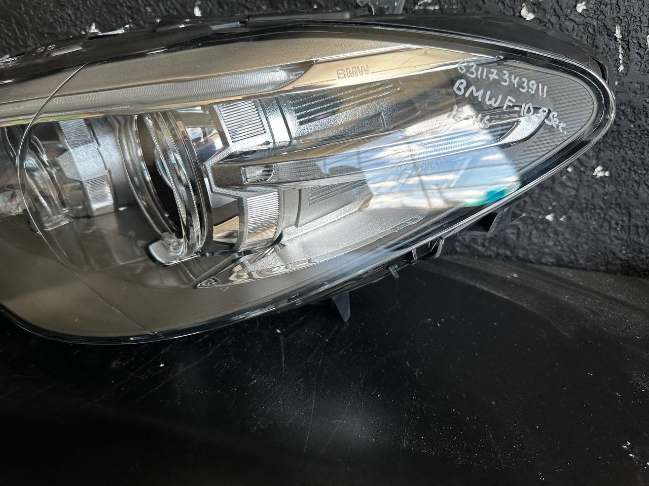 Фара BMW 5 Series 09-12 б/у OEM 63112990007 б/у — фото 1
