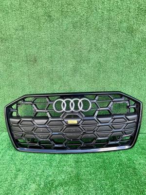 Решітка радіатора Audi A6 2022 б/у OEM 4k0853651T