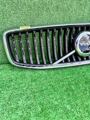 Решітка радіатора Volvo V90 2021 б/у OEM 32234073 