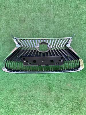 Решітка радіатора Lexus ES 2018-2021 б/у OEM 5310133320