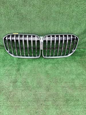 Решітка радіатора BMW 7 Series 2019-2023 б/у OEM 51138494817