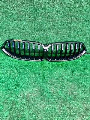 Решітка радіатора BMW 8 Series 2018-2022 б/у OEM 51137449425